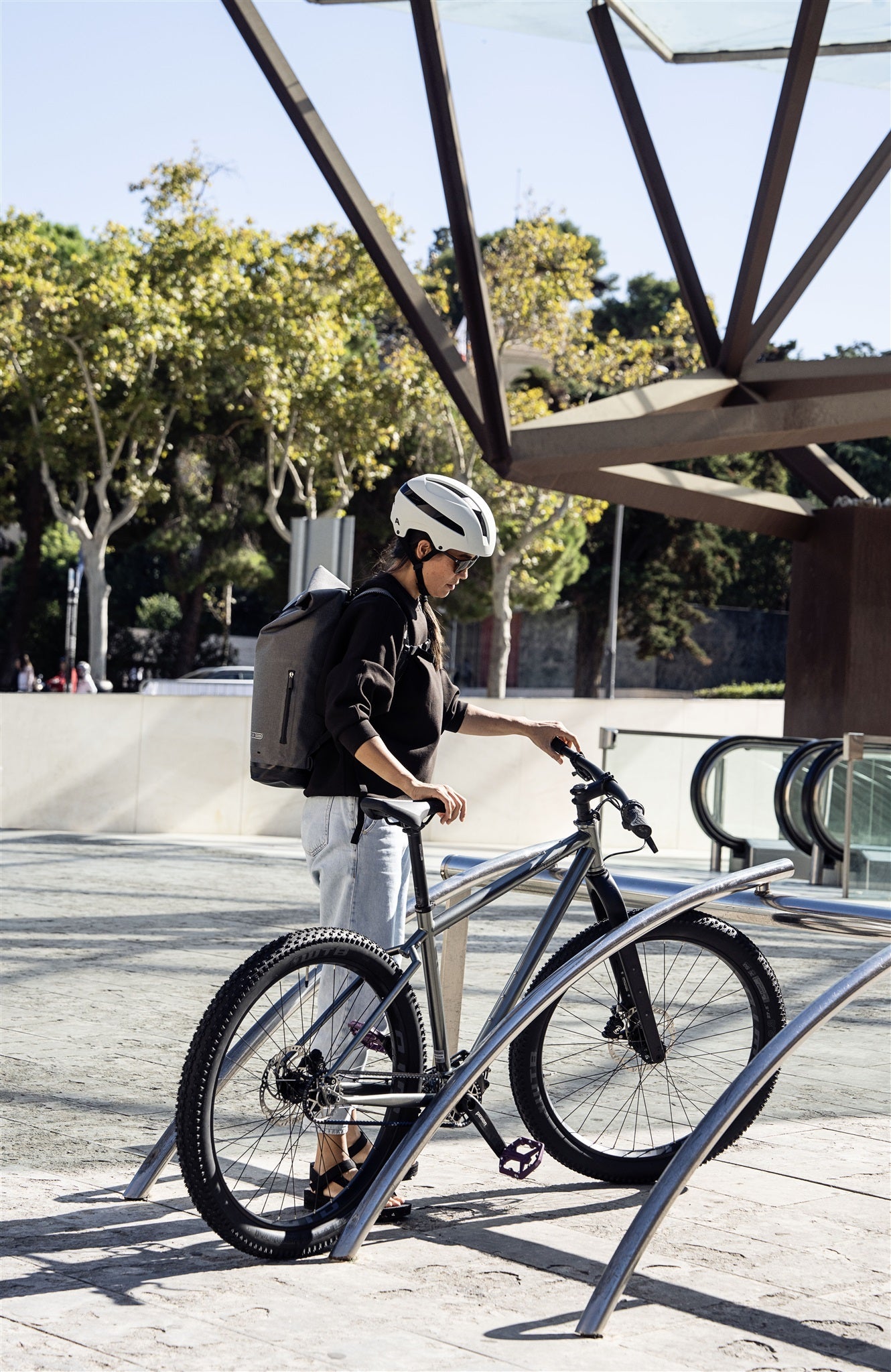 Édition imperméable roll‑top urbain Commuter Daypack – sac à dos Ash rose