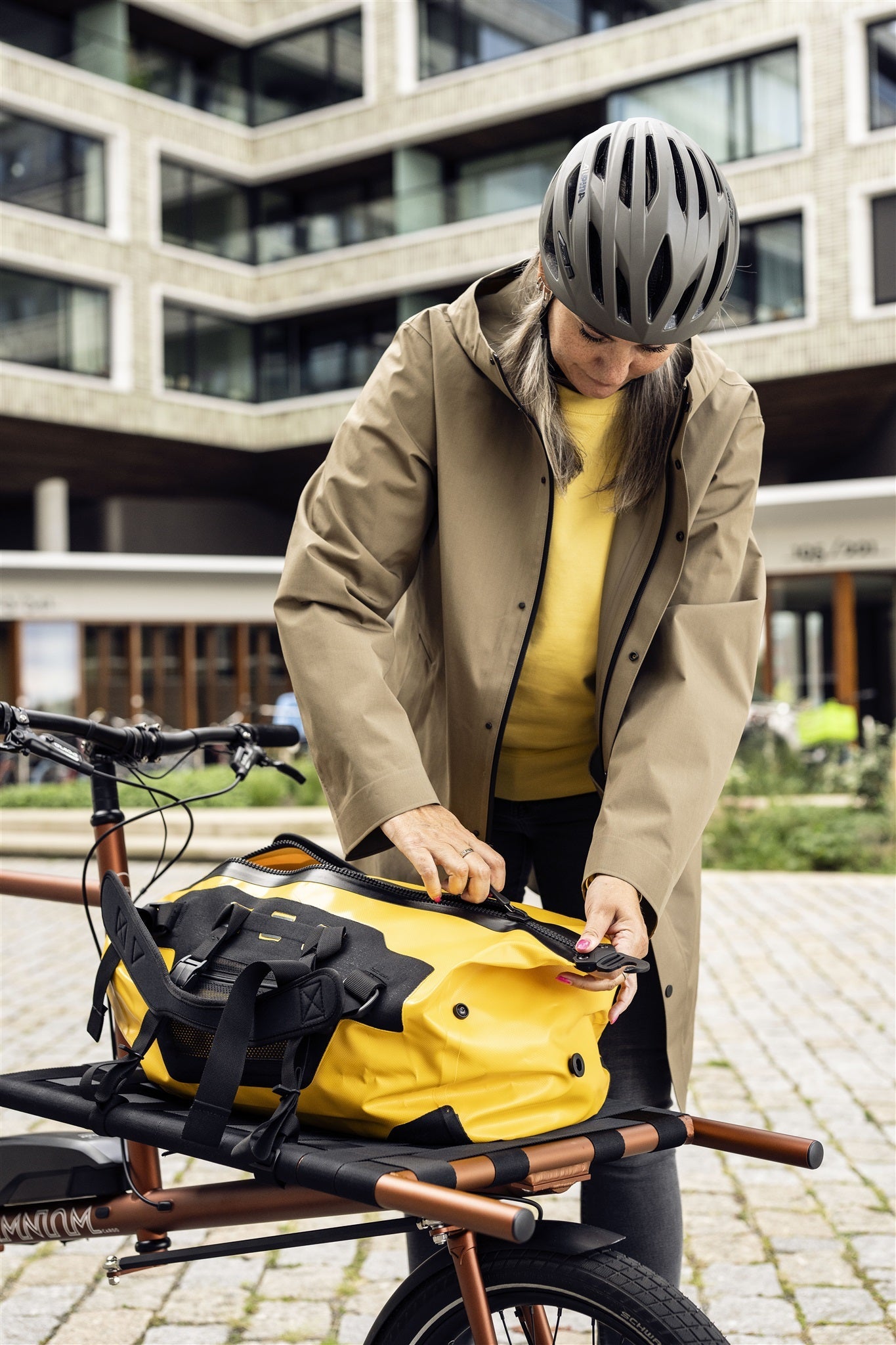 Duffle – sac imperméable Sun yellow - black