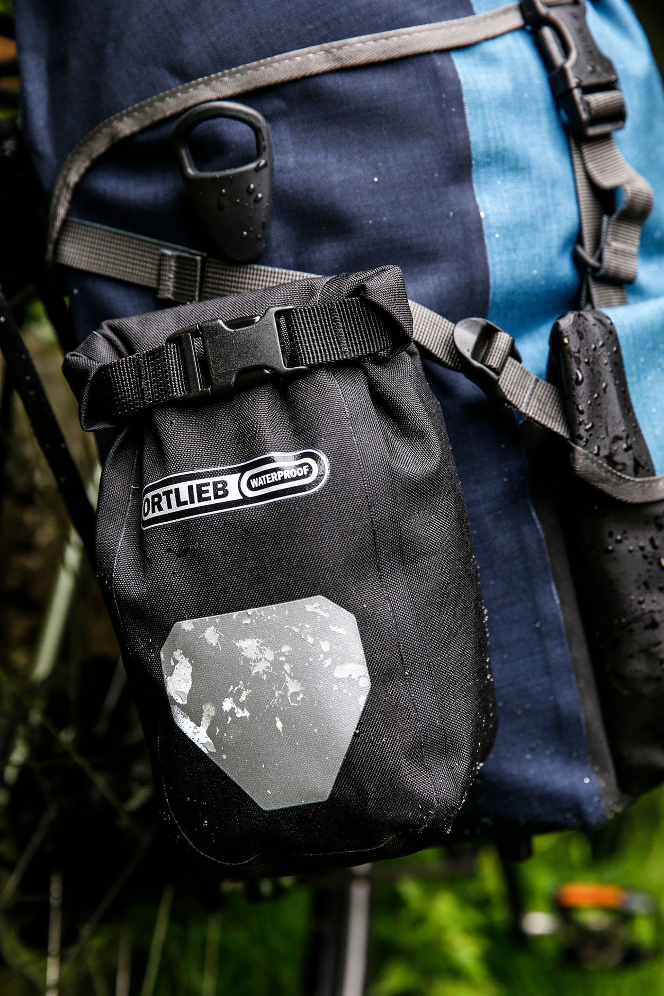 Outer Pocket : sac roll‑top