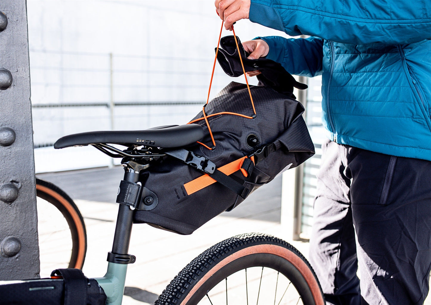 SeatPack : sac de selle imperméable roll‑top – Black matt