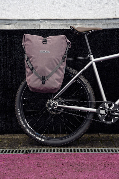Sacoche de porte-bagages Ash rose – BackRoll imperméable QL3.1 QL2.1 roll‑top urbain